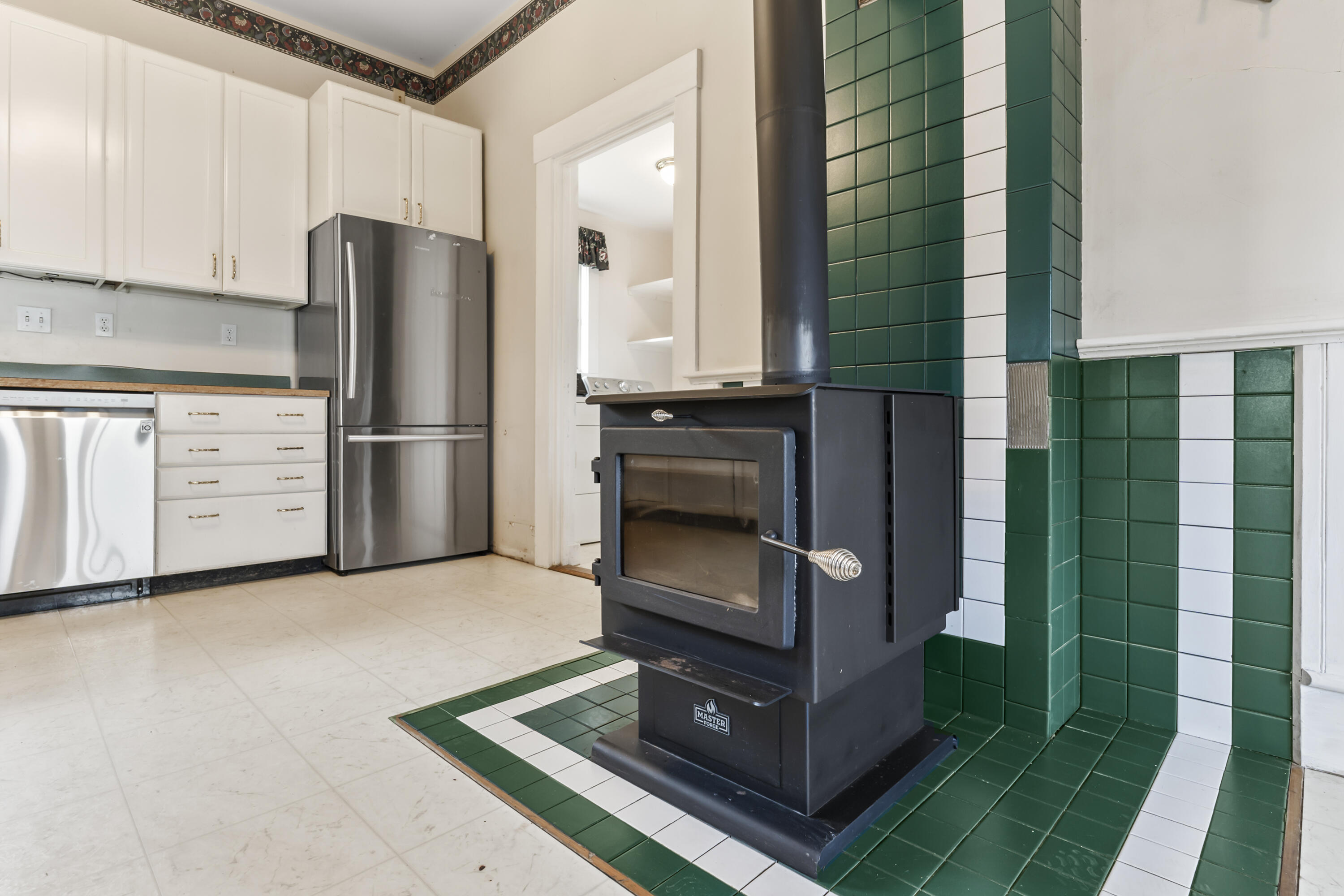 27 Gardiner Street Richmond ME 04357