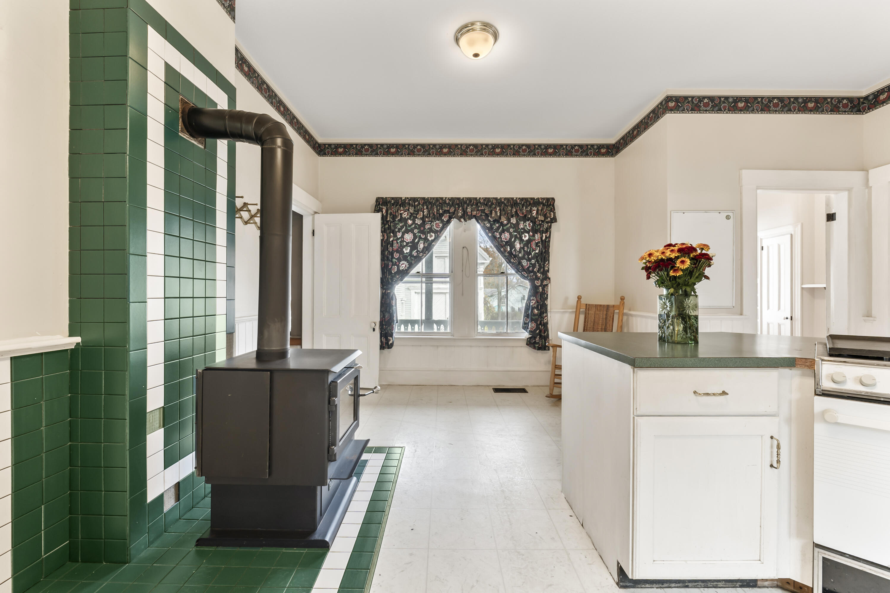 27 Gardiner Street Richmond ME 04357