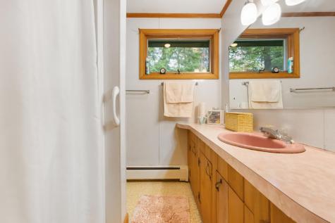 15 Memory Lane Lincoln ME 04457