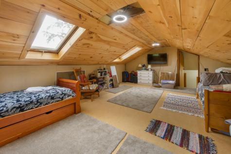 15 Memory Lane Lincoln ME 04457