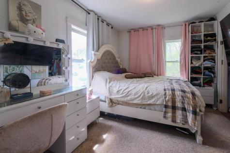 11 Barrows Street Paris ME 04281