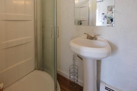 11 Barrows Street Paris ME 04281