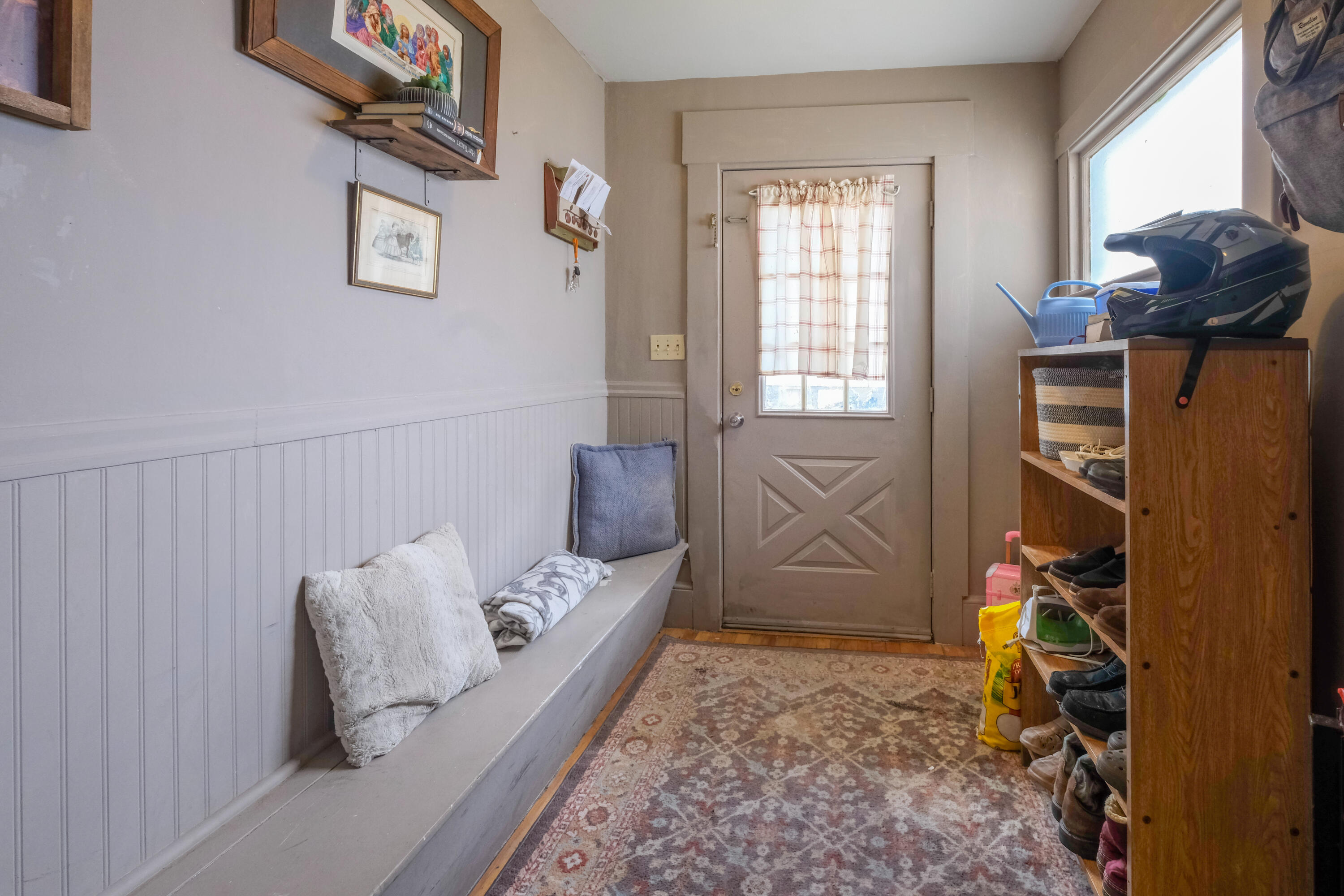 11 Barrows Street Paris ME 04281