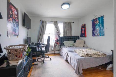 11 Barrows Street Paris ME 04281