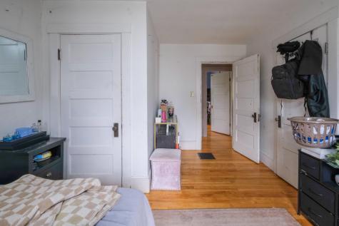 11 Barrows Street Paris ME 04281