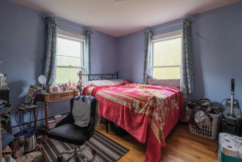 11 Barrows Street Paris ME 04281