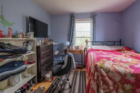 11 Barrows Street Paris ME 04281