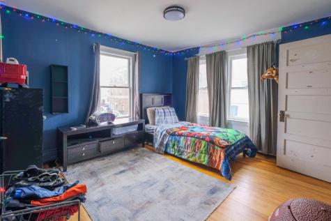11 Barrows Street Paris ME 04281