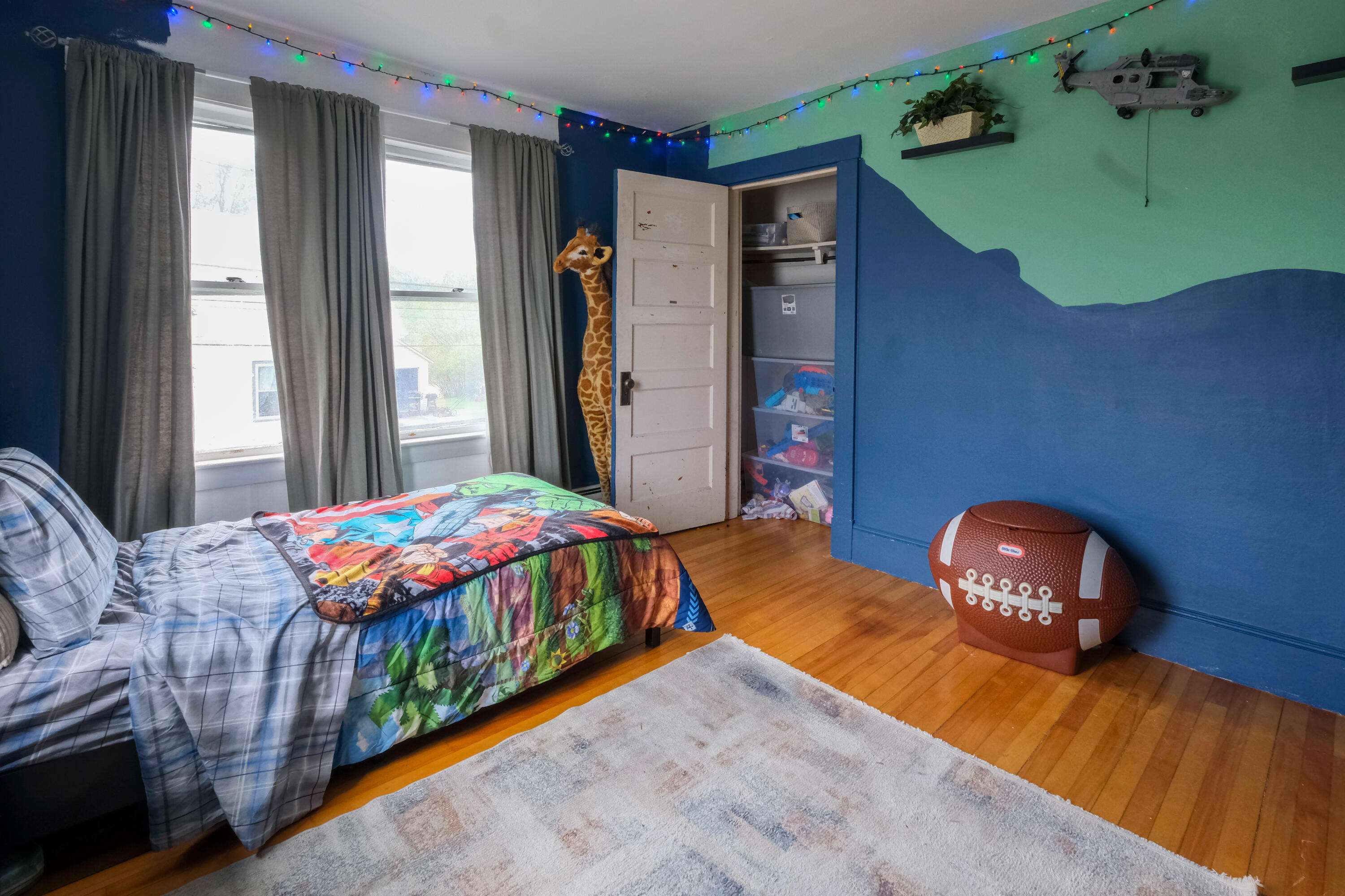 11 Barrows Street Paris ME 04281