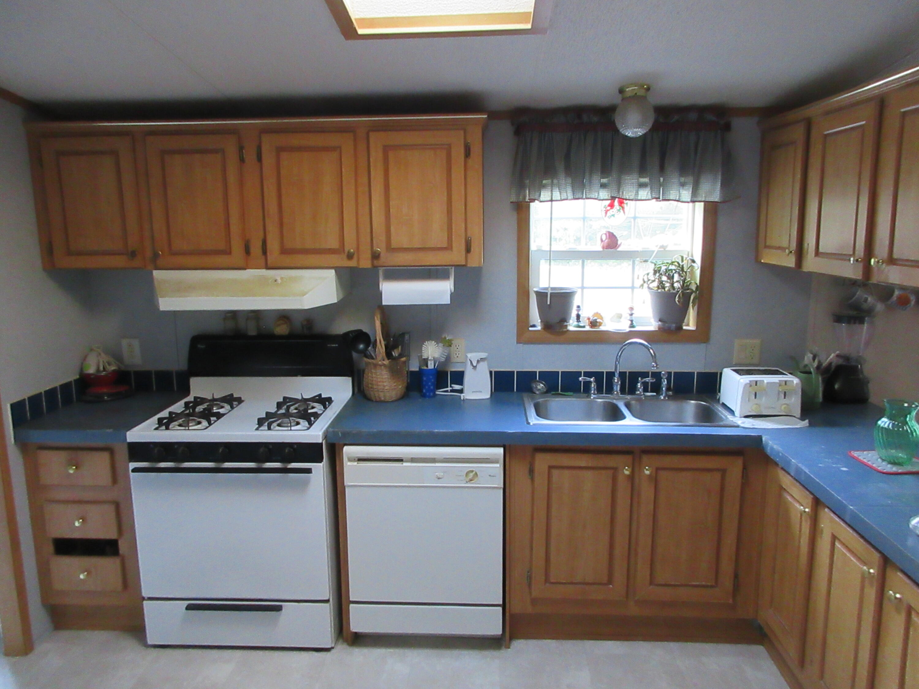 17 Stony Ridge Drive Washington ME 04574