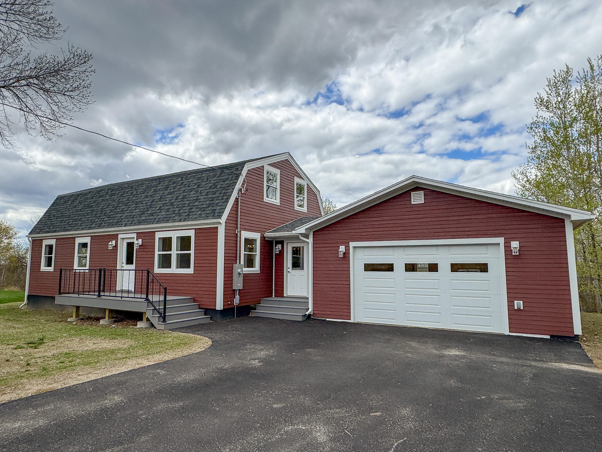 489 Enfield Road Lincoln ME 04457