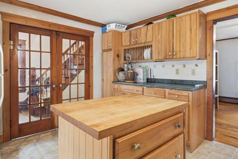1254 Roosevelt Trail Raymond ME 04071