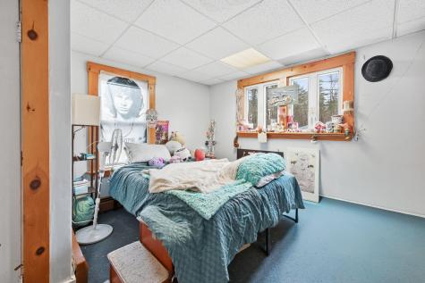 1254 Roosevelt Trail Raymond ME 04071
