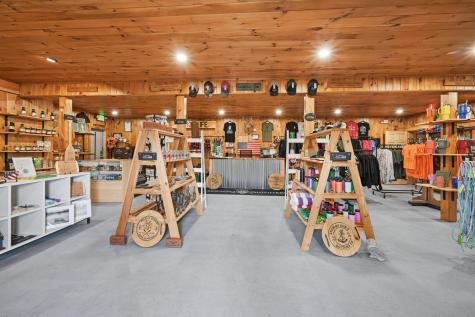 1254 Roosevelt Trail Raymond ME 04071