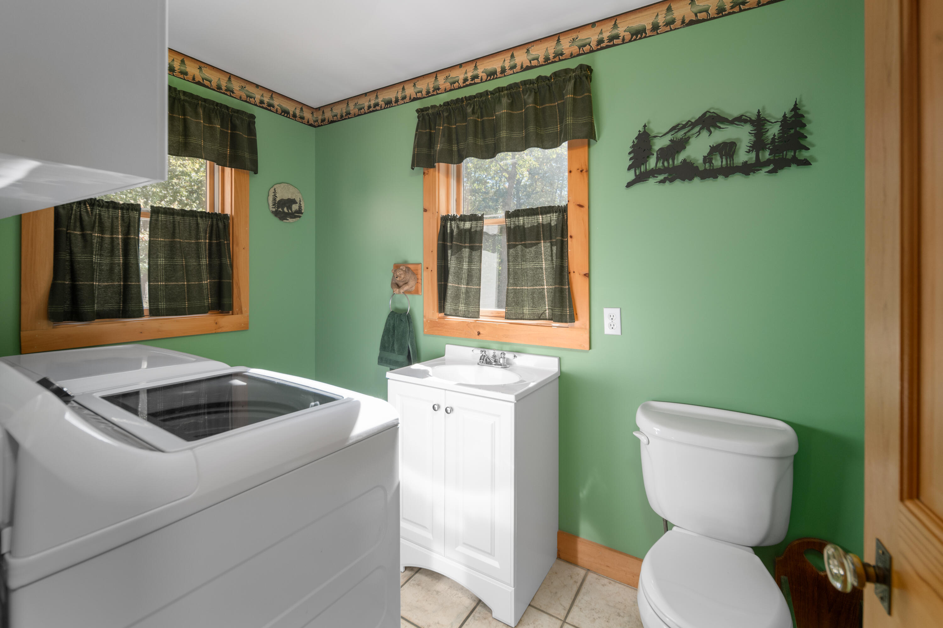 28 Oak Drive Gray ME 04039