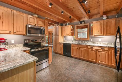 28 Oak Drive Gray ME 04039