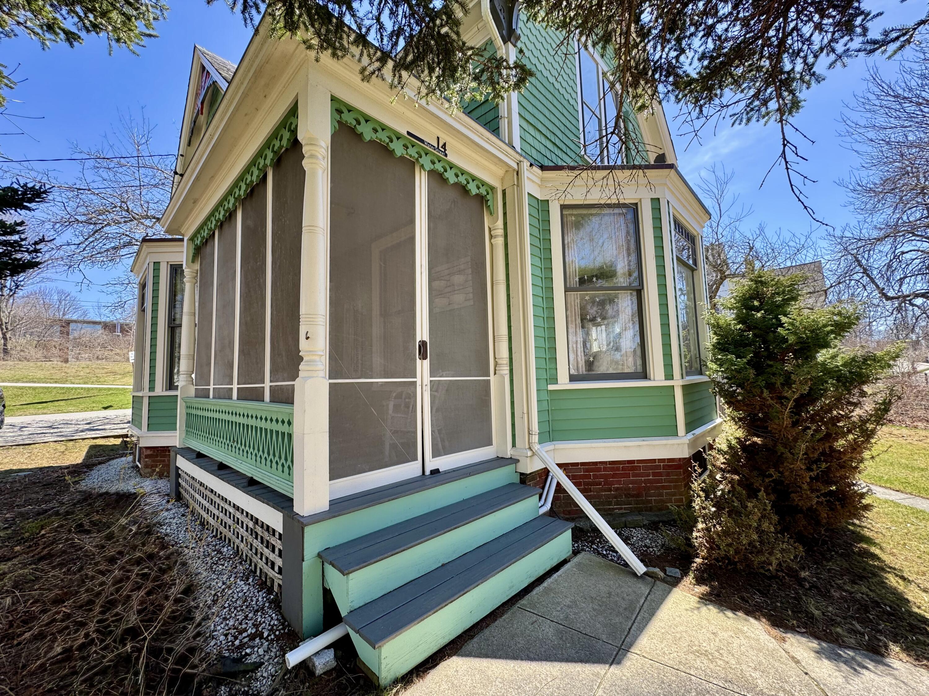 14 Water Street Vinalhaven ME 04863