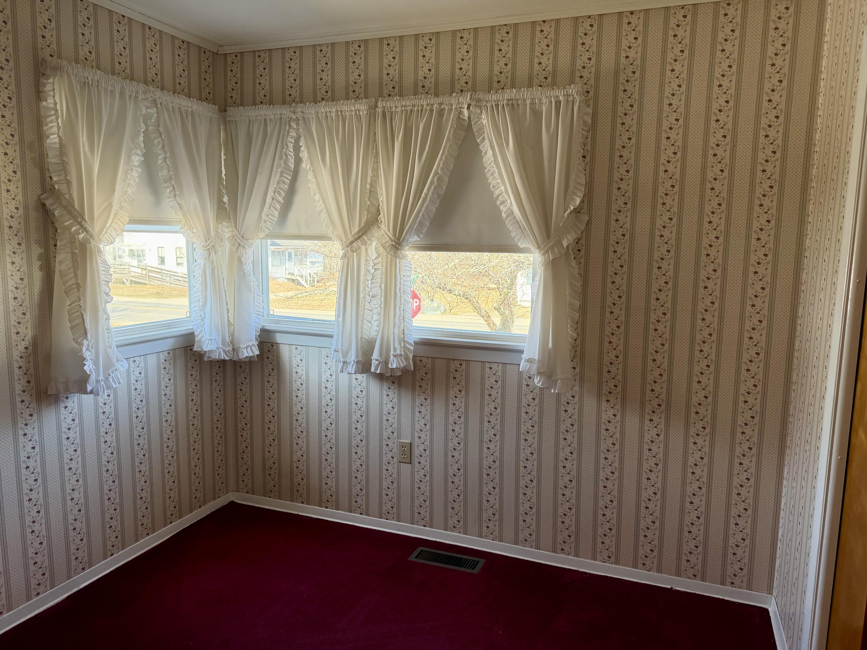 26 Broadway Machias ME 04654