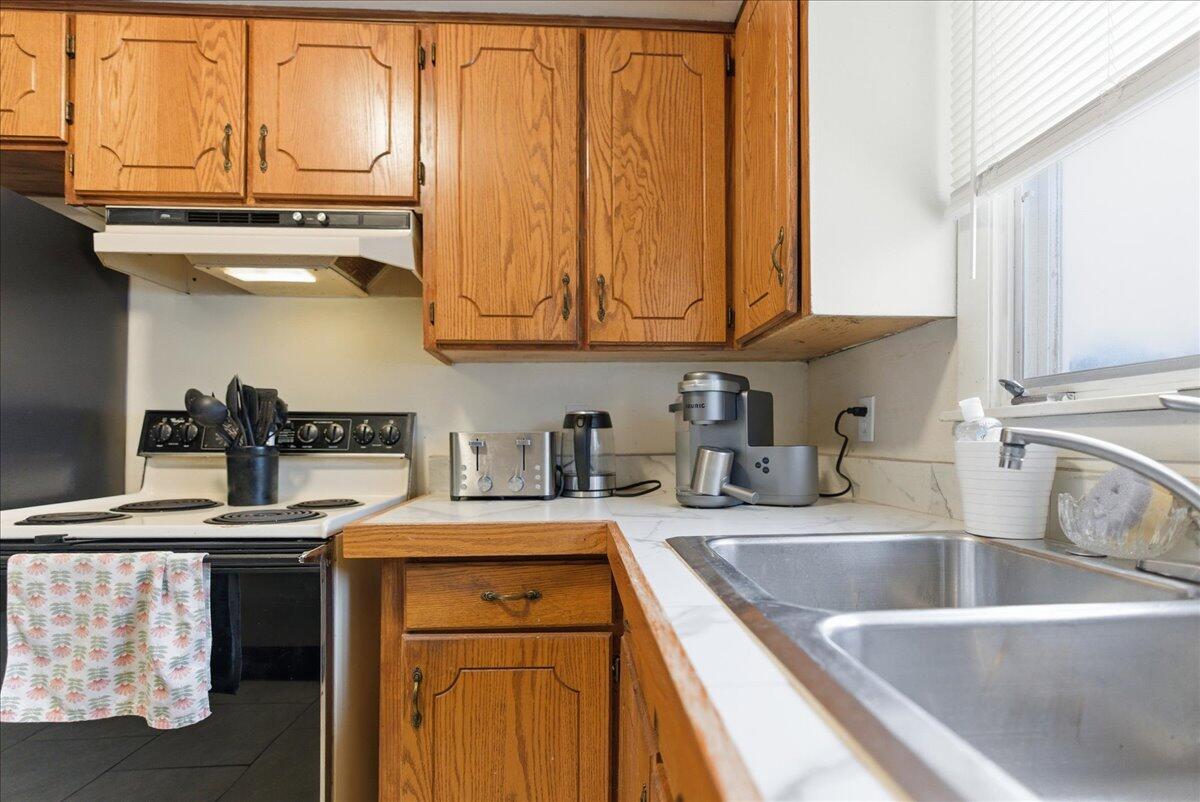 29 Mcarthur Avenue Lewiston ME 04240