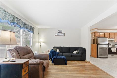 29 Mcarthur Avenue Lewiston ME 04240