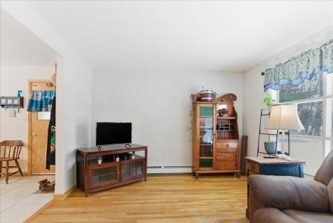 29 Mcarthur Avenue Lewiston ME 04240