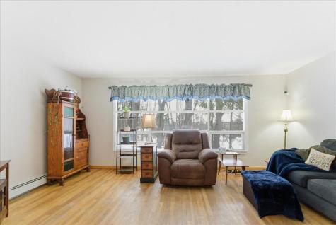 29 Mcarthur Avenue Lewiston ME 04240