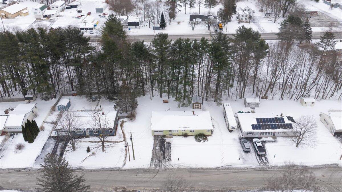 29 Mcarthur Avenue Lewiston ME 04240