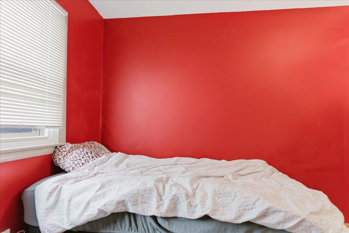 29 Mcarthur Avenue Lewiston ME 04240