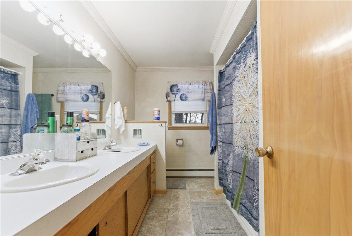 29 Mcarthur Avenue Lewiston ME 04240