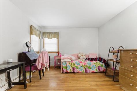 29 Mcarthur Avenue Lewiston ME 04240