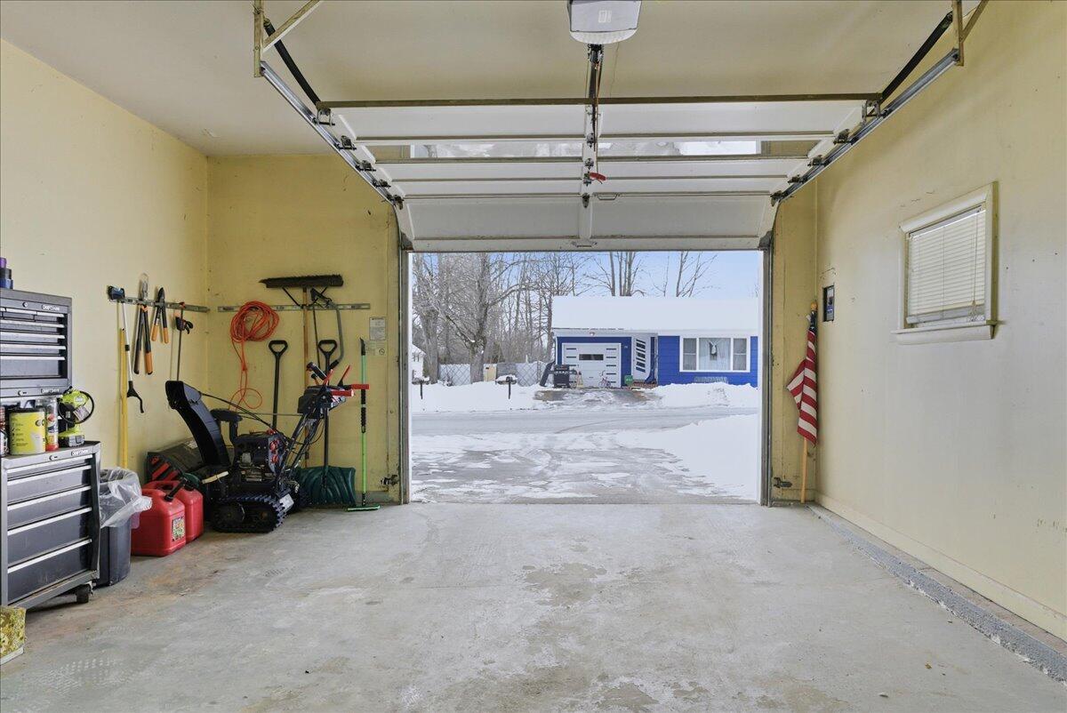 29 Mcarthur Avenue Lewiston ME 04240