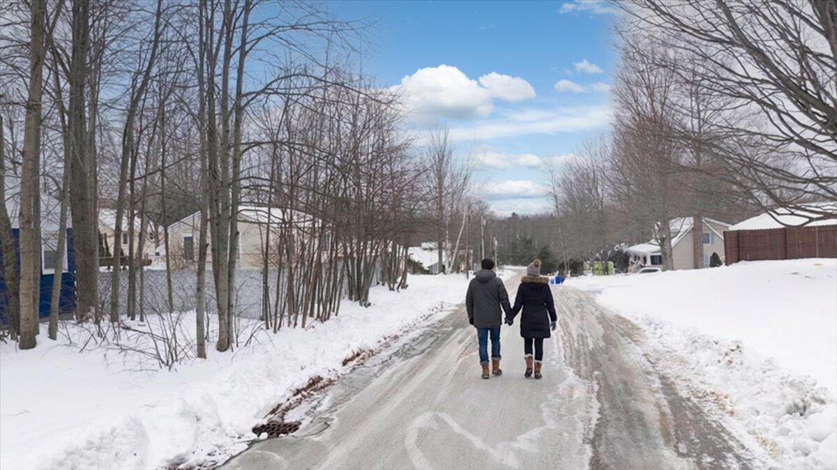 29 Mcarthur Avenue Lewiston ME 04240