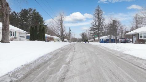 29 Mcarthur Avenue Lewiston ME 04240