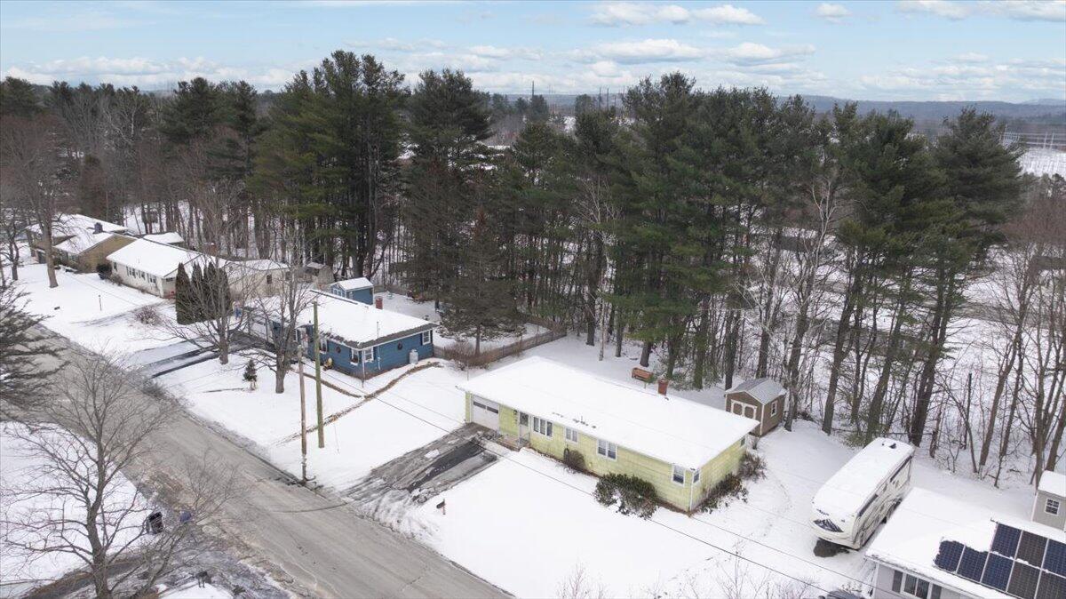 29 Mcarthur Avenue Lewiston ME 04240