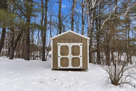 29 Mcarthur Avenue Lewiston ME 04240