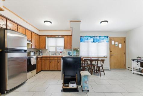 29 Mcarthur Avenue Lewiston ME 04240