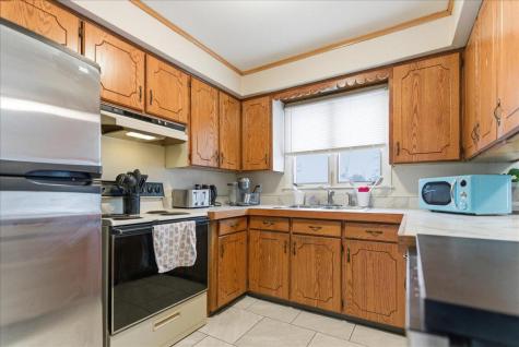 29 Mcarthur Avenue Lewiston ME 04240