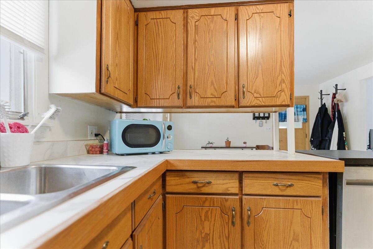 29 Mcarthur Avenue Lewiston ME 04240