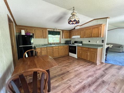 6 Sycamore Drive Norway ME 04268