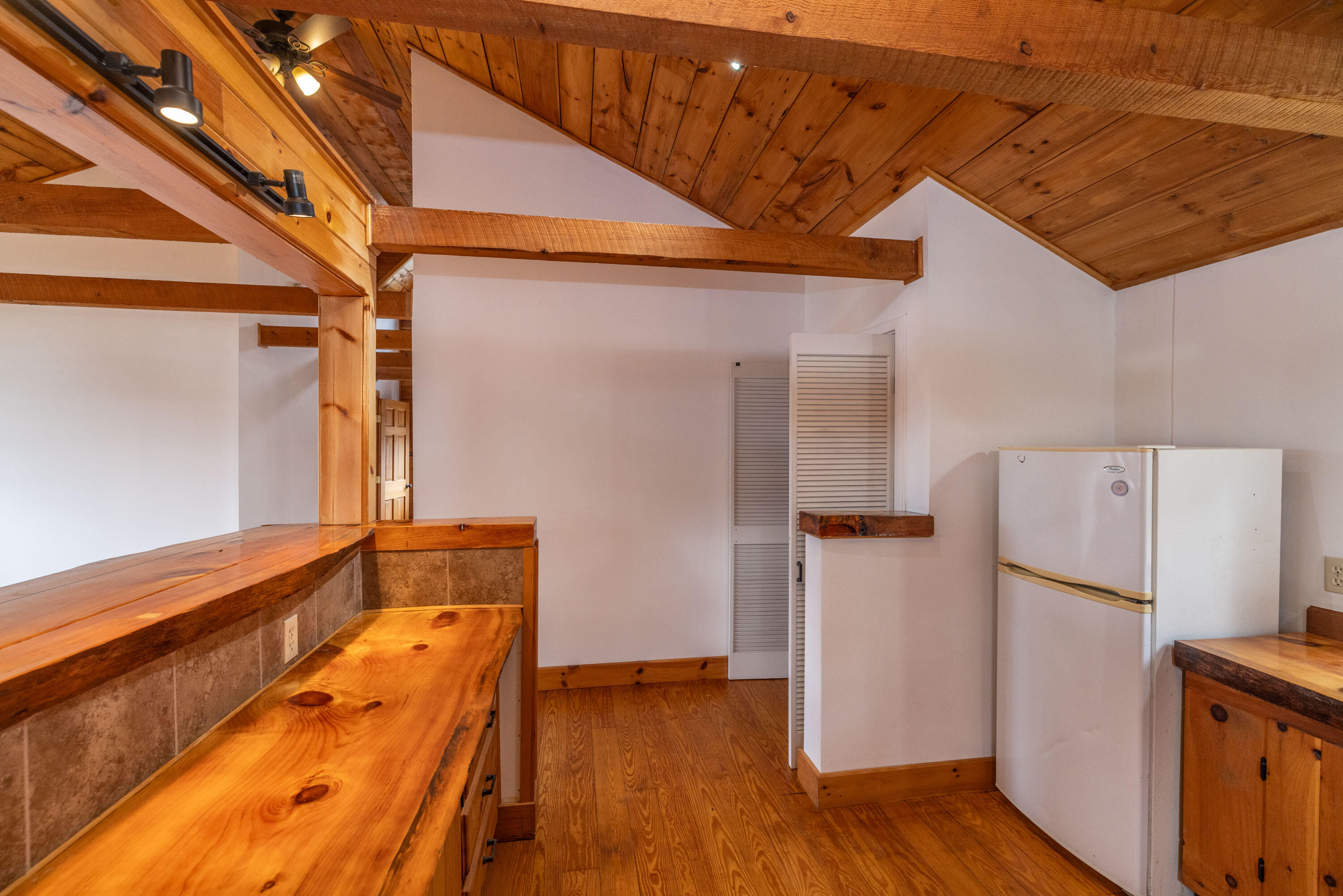 318 Hatchet Mountain Road Hope ME 04847
