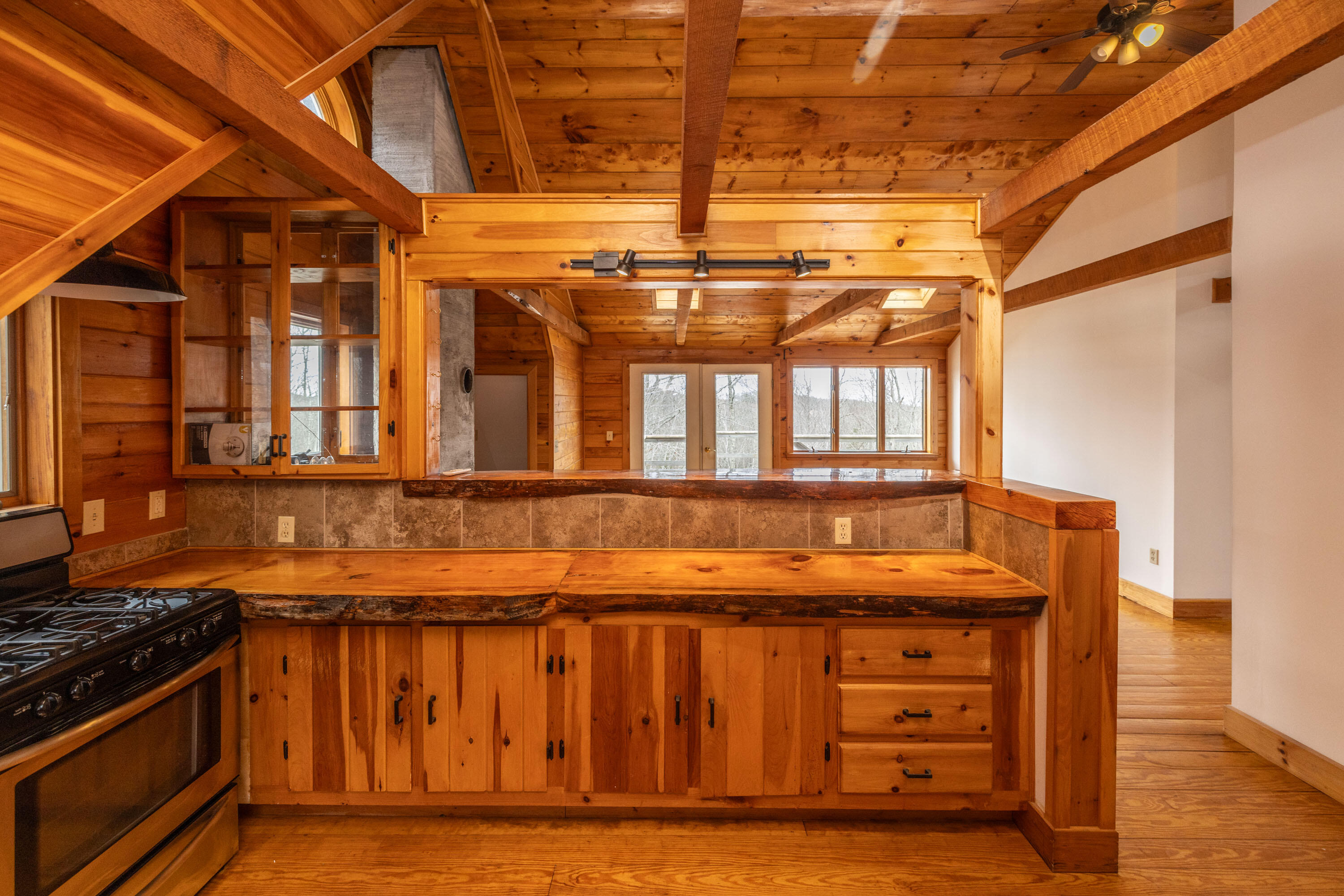 318 Hatchet Mountain Road Hope ME 04847