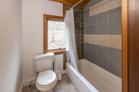 318 Hatchet Mountain Road Hope ME 04847