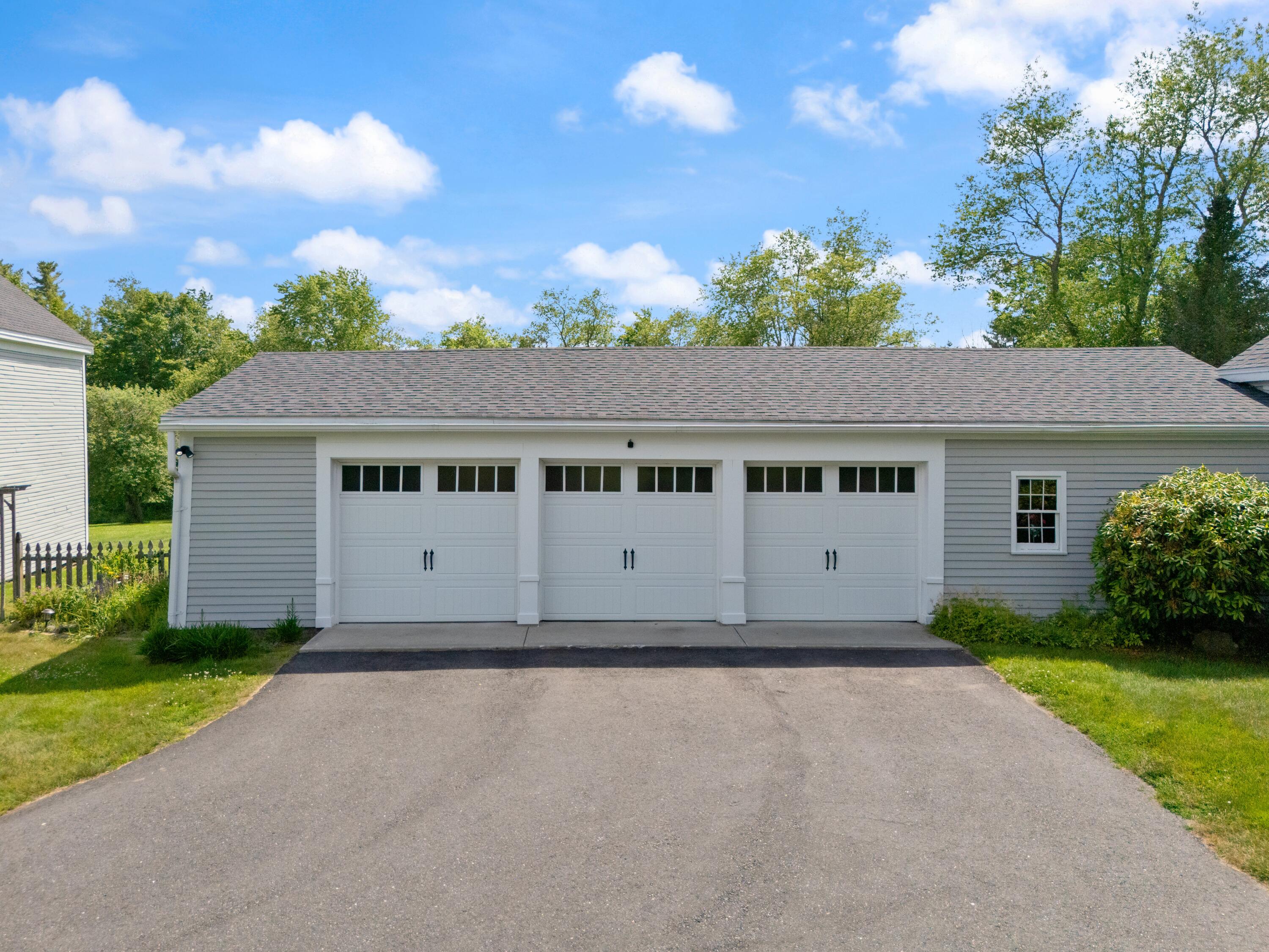 426 Meadow Road Topsham ME 04086