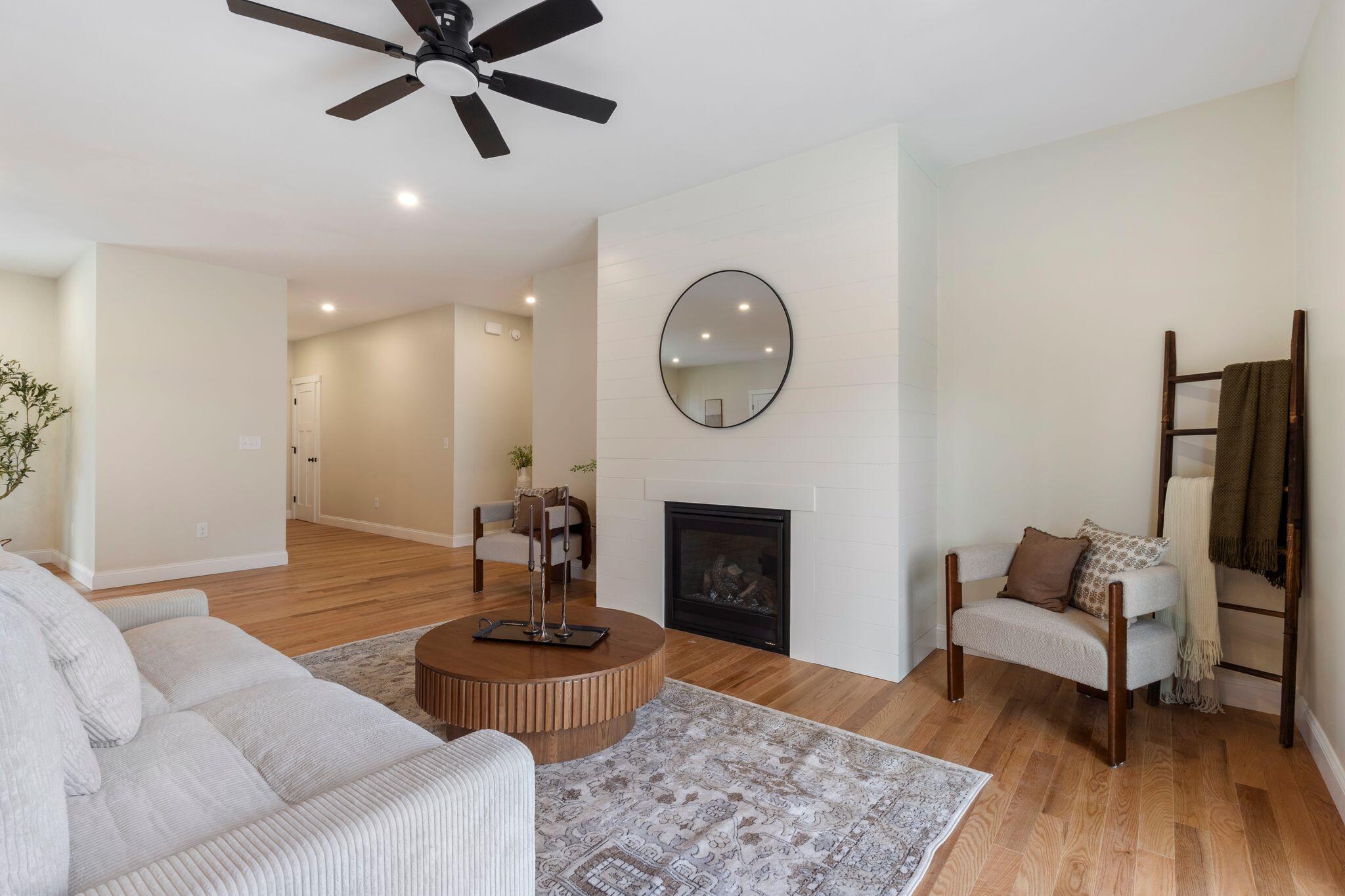 19 Forest Glen Lane Topsham ME 04086