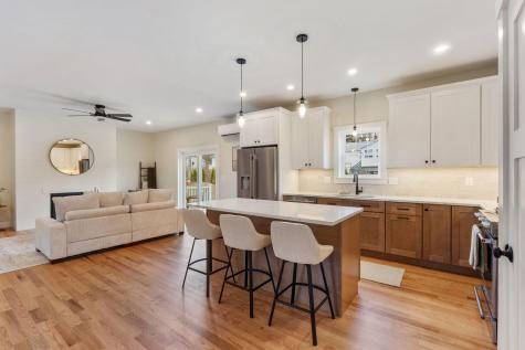 19 Forest Glen Lane Topsham ME 04086
