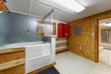 21 Acorn Hill Road Holden ME 04429