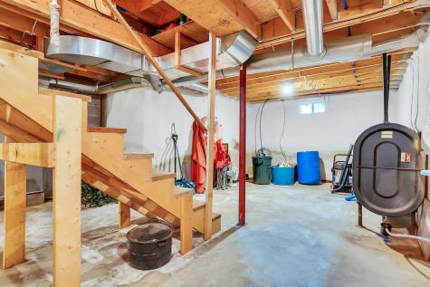 77 Paradis Road Peru ME 04290