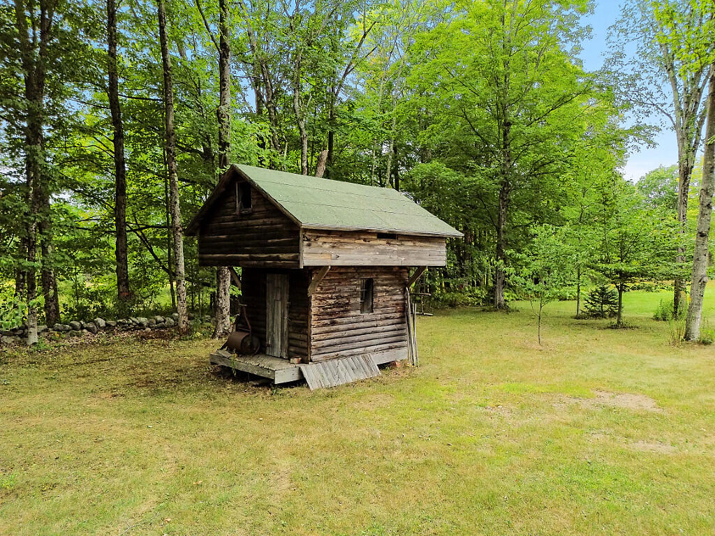 850 Lawrence Road Pownal ME 04069