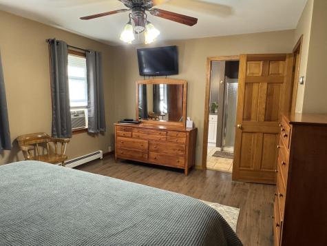 17 Lynn Avenue Brewer ME 04412