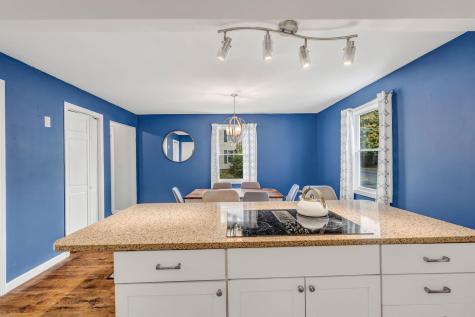 27 Front Street Topsham ME 04086